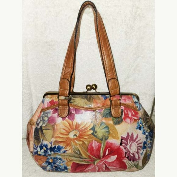 BUENO X-LARGE VEGAN FLORAL PATTERN SHOULDER HANDBAG, BRASS HARDWARE - Picture 2 of 5